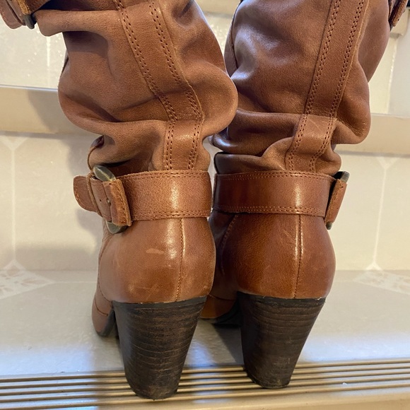 Boots - Picture 2 of 4